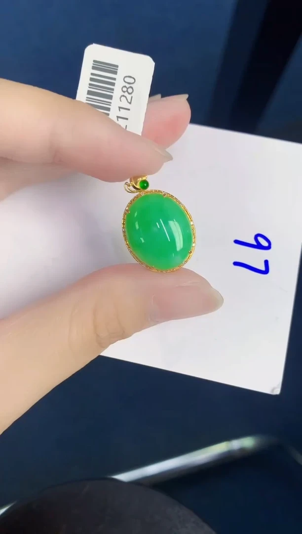 翡翠18K金镶嵌颈饰天然翡翠緬甸A貨