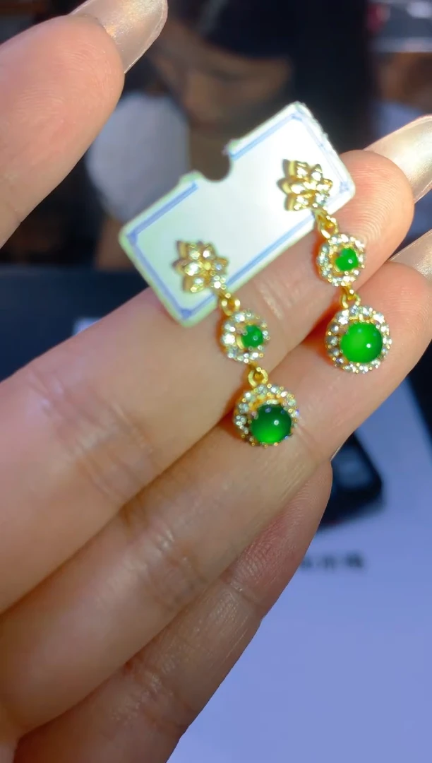 未镶嵌翡翠耳饰多样性发一