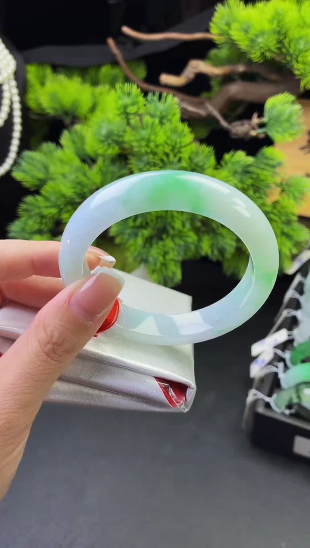 未镶嵌手镯翡翠A48,全款5.68W，定金2W