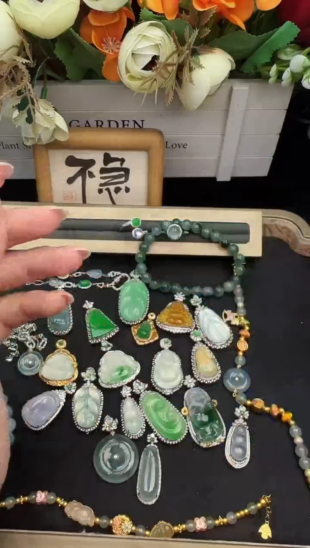 吊坠(不含链)18K金镶嵌翡翠勿拍