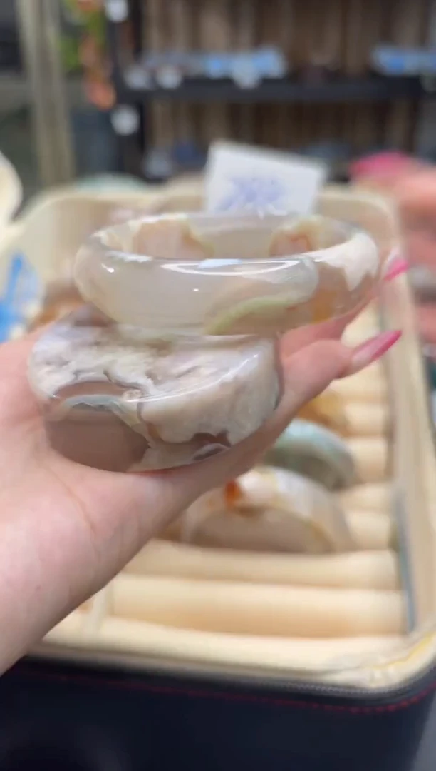 未镶嵌手镯石英质玉539(57圈赠送镯心)