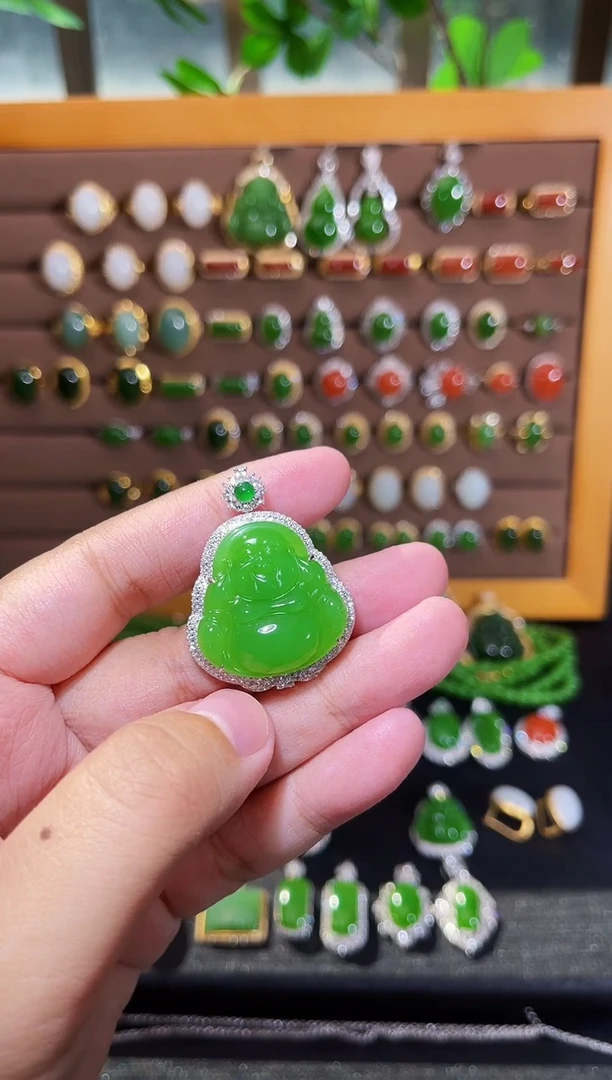 【闪购商品】和田玉吊坠18K金镶嵌苹果绿葫芦吊坠