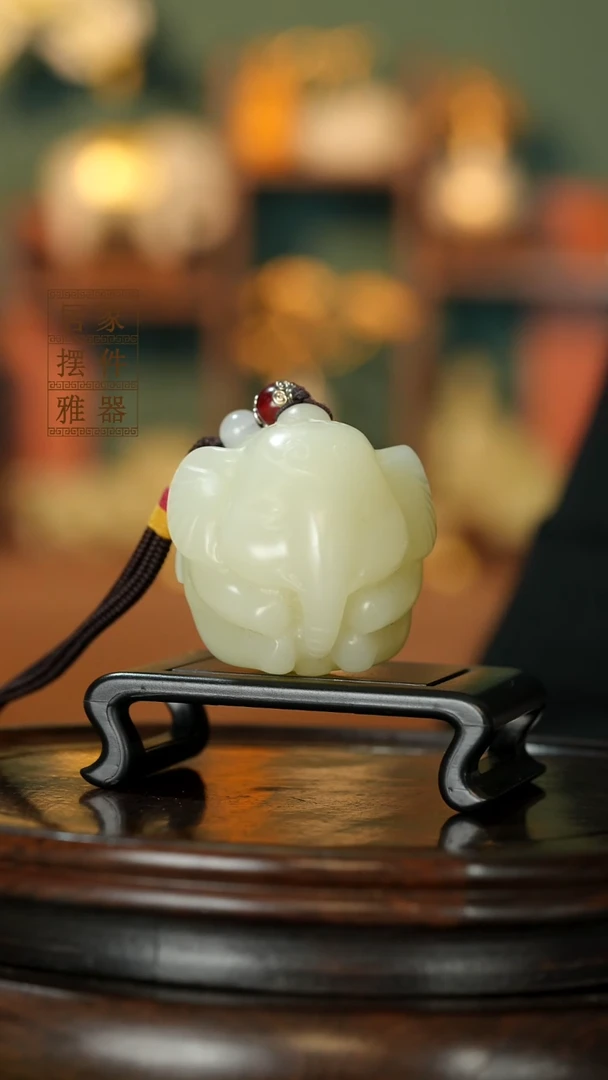 玉《手握吉象》摆件