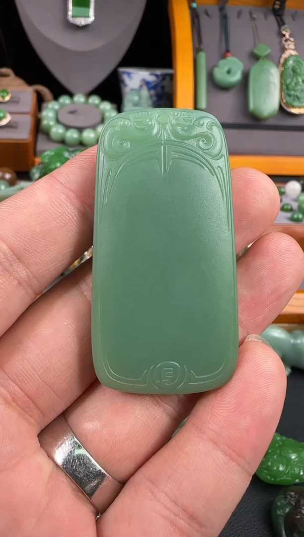 和田玉未镶嵌颈饰文**去吊坠