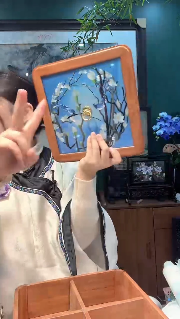 竖款非遗苏绣手工刺绣果盒