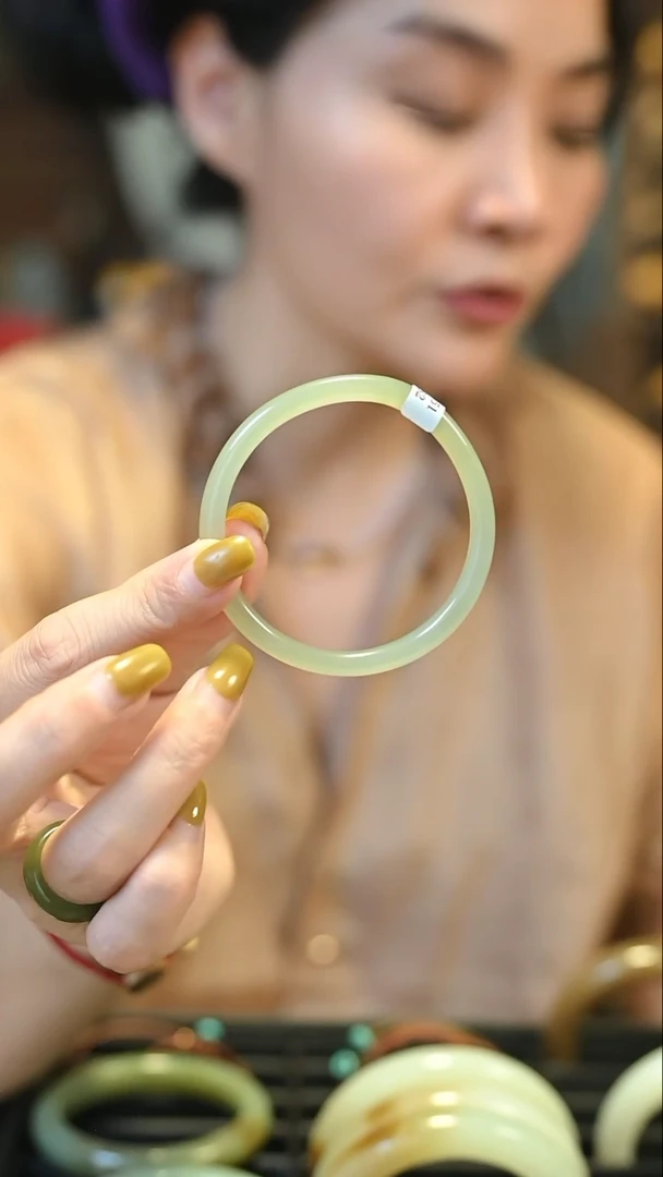 和田玉手镯未镶嵌毛**小定向 毛豆小小