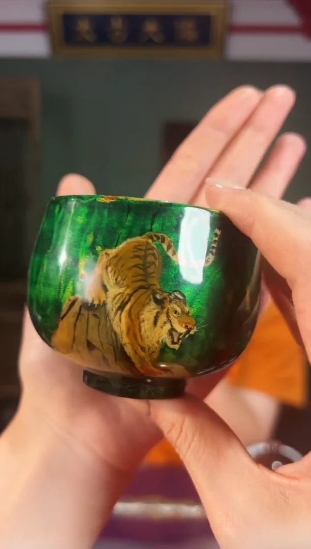 极光绿手绘虎主人杯（礼物）-太古大漆