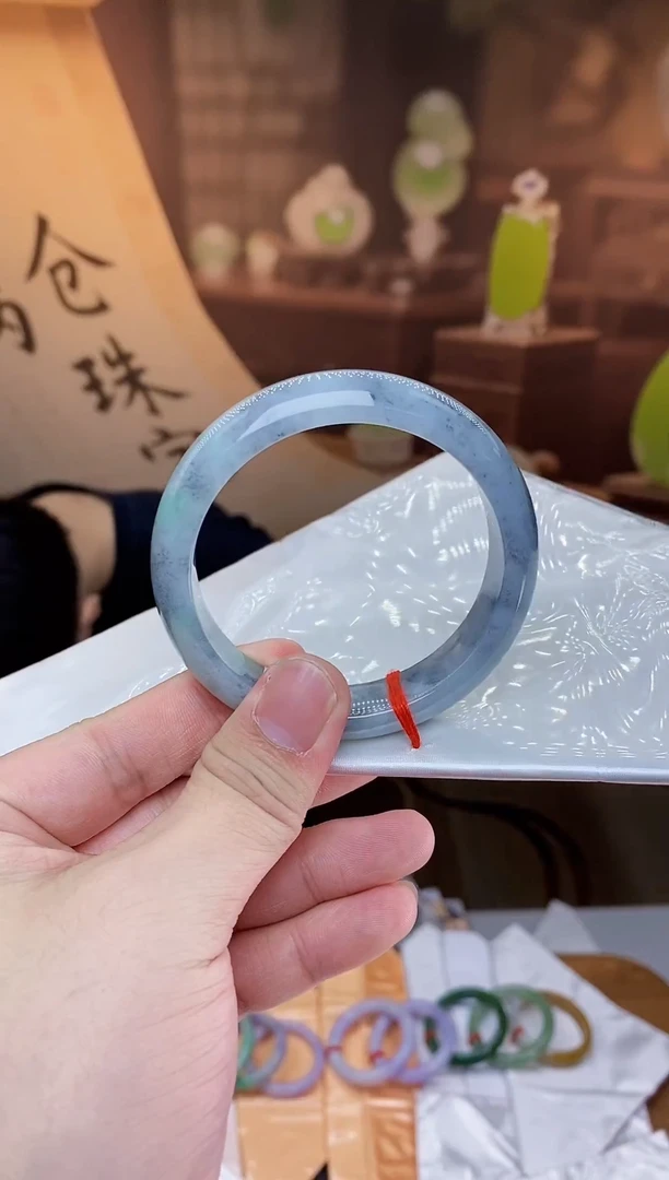 未镶嵌手镯翡翠手镯