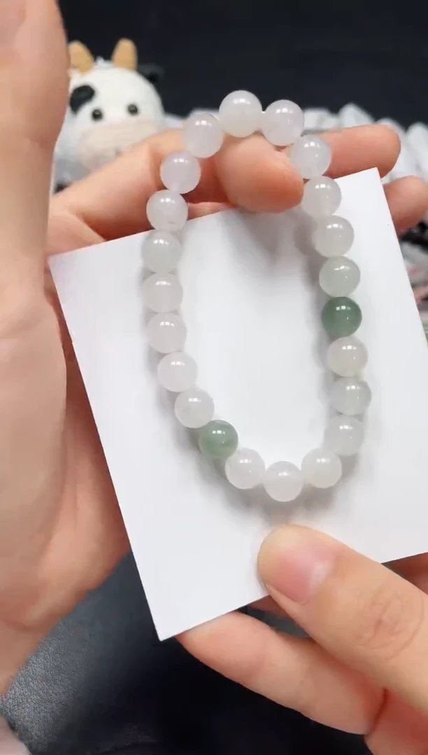 【闪购商品】石英质玉手链未镶嵌天山卡8