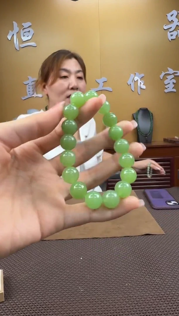 颈饰未镶嵌和田玉手串12mm