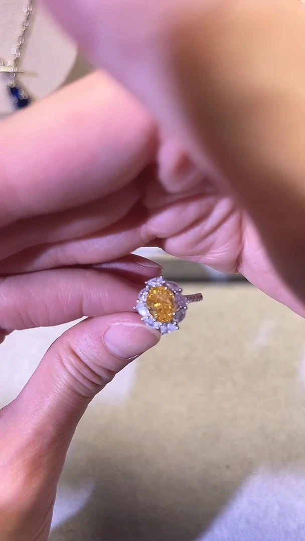 大理石足银时尚饰品如图所示88888888888