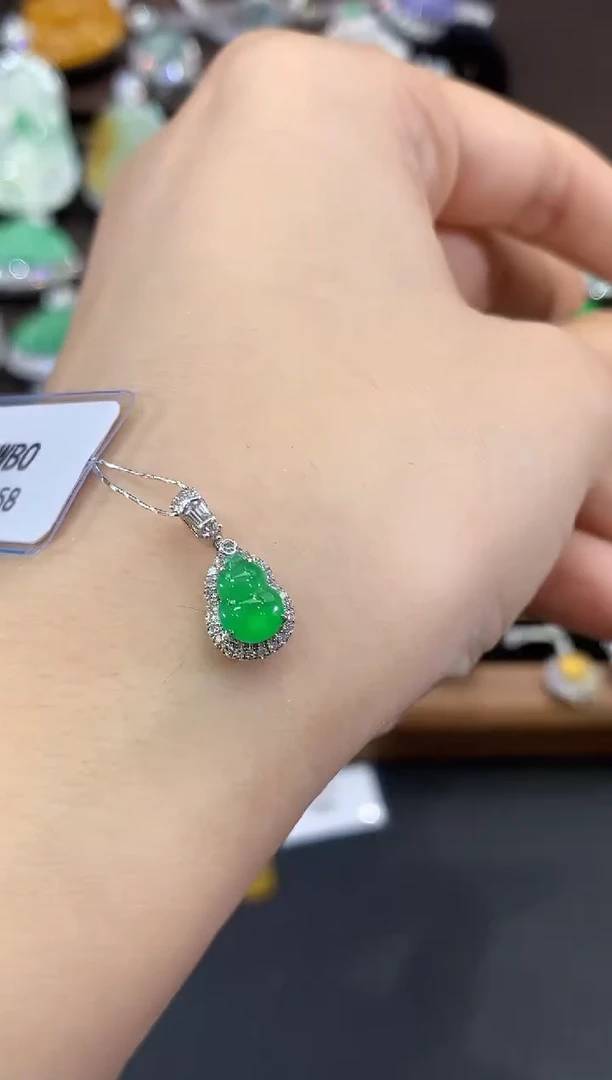 吊坠(不含链)18K金镶嵌翡翠D3