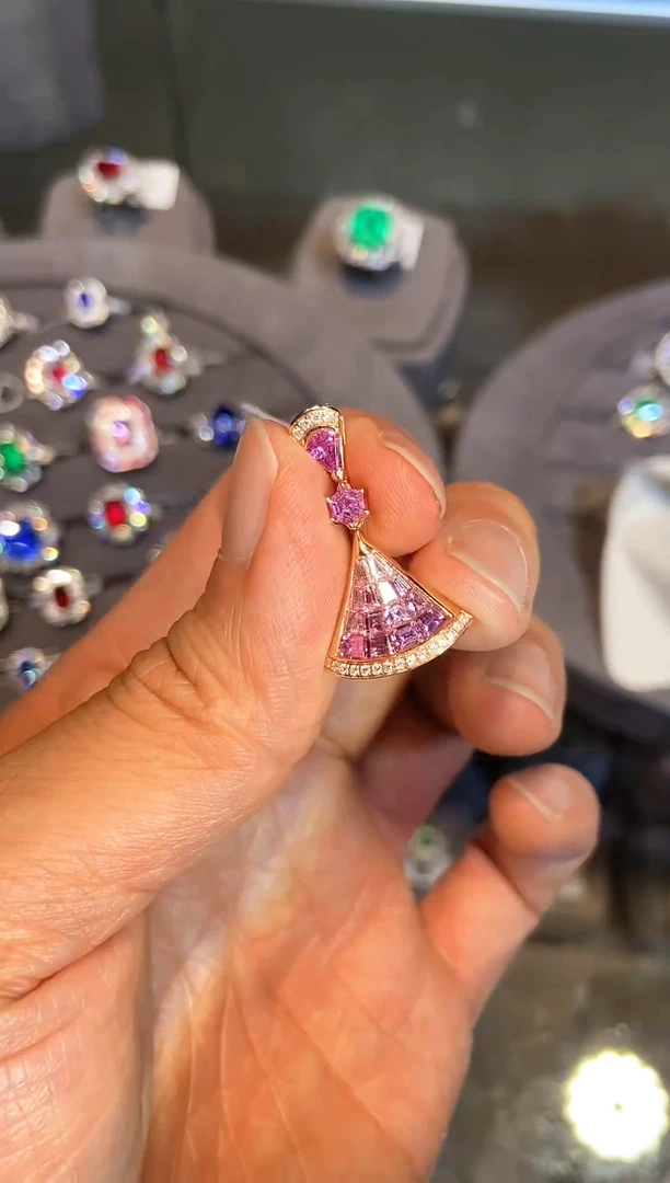 彩色蓝宝石吊坠18K金镶嵌【闪购】不低于1.5ct/七天鉴赏/多样性发货