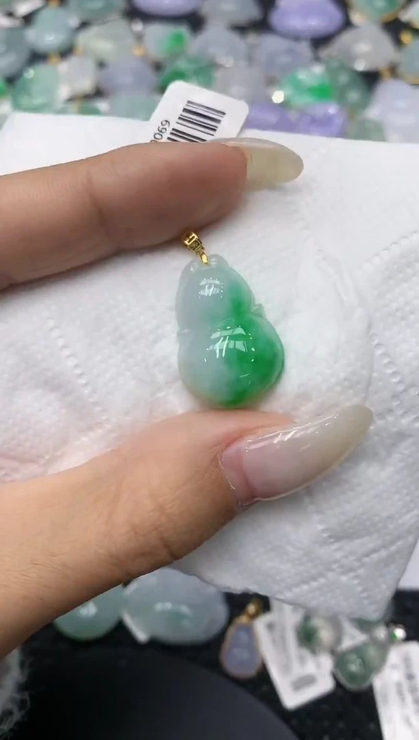 颈饰18K金镶嵌翡翠11111111111