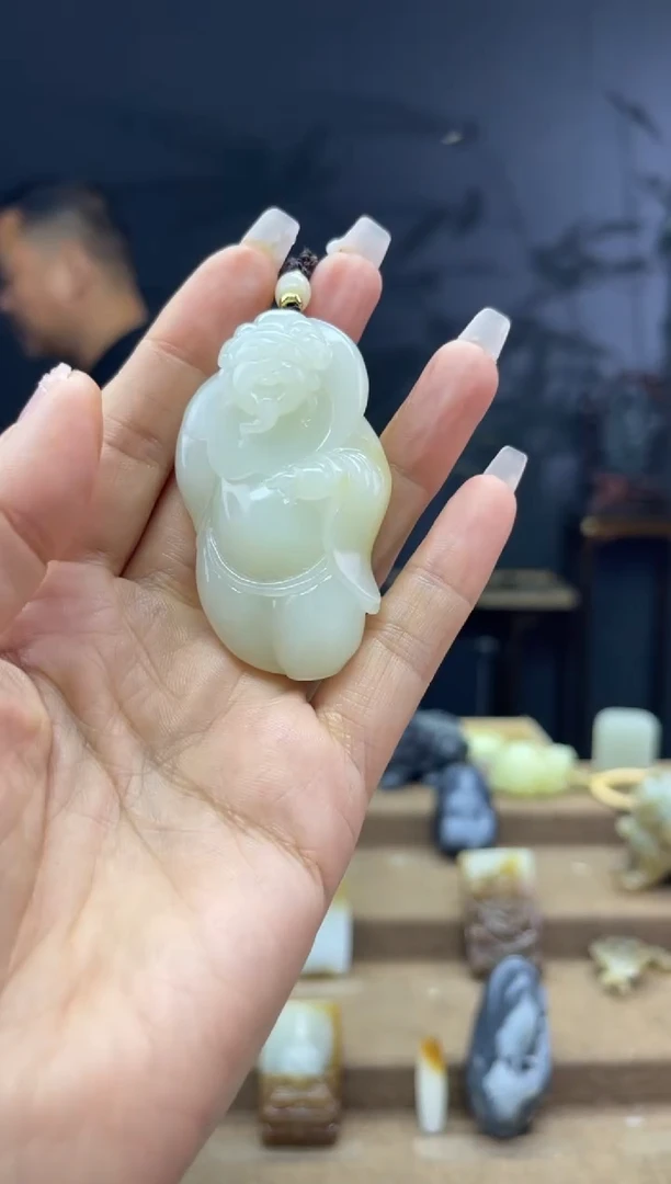 颈饰未镶嵌和田玉1