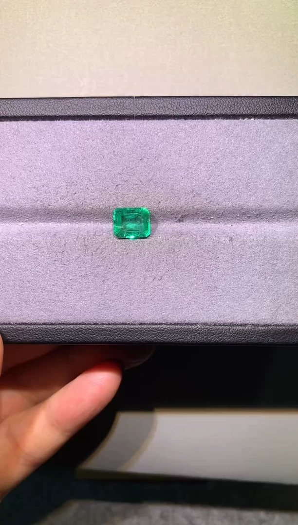 【闪购商品】祖母绿裸石未镶嵌2.45ct哥伦比亚裸石