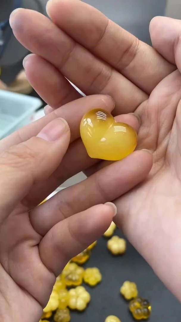 琥珀未镶嵌珠宝奇石1399