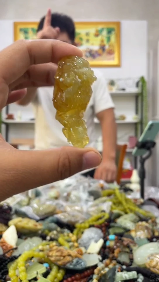 未镶嵌岫玉吊坠