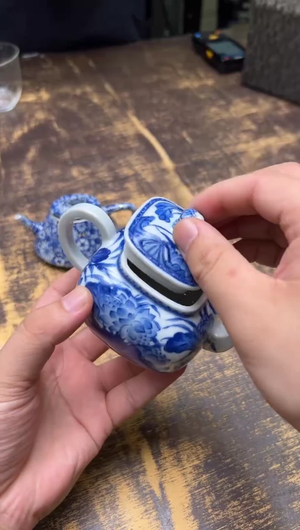 与**行（预售）知竹山房满地荷花壶