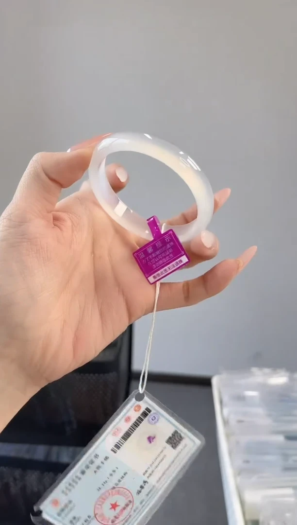 【闪购商品】玛瑙/玉髓手镯未镶嵌54圈