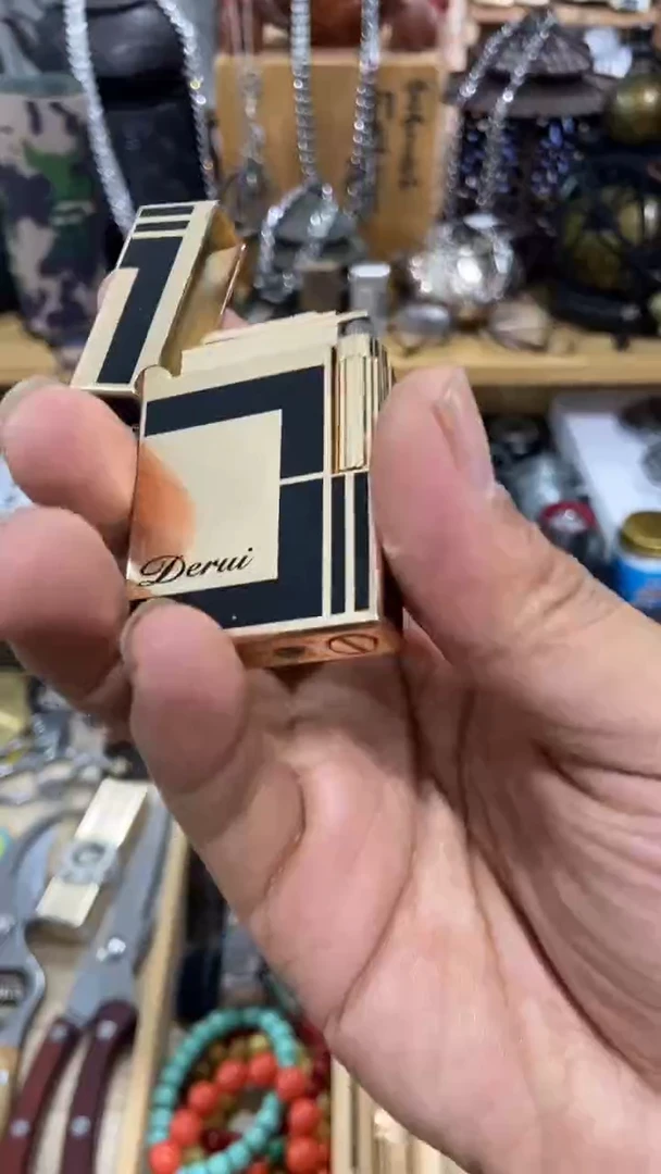 瓷片闪购商品  如图所示