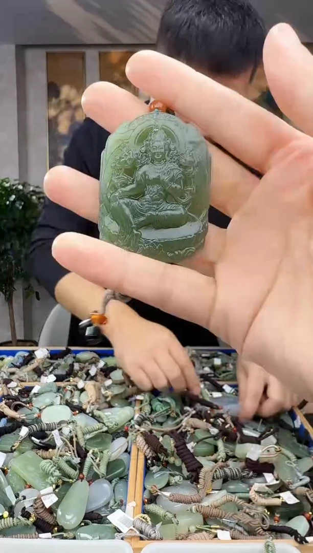 未镶嵌和田玉挂件拍一发一