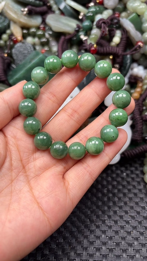 和田玉未镶嵌颈饰1