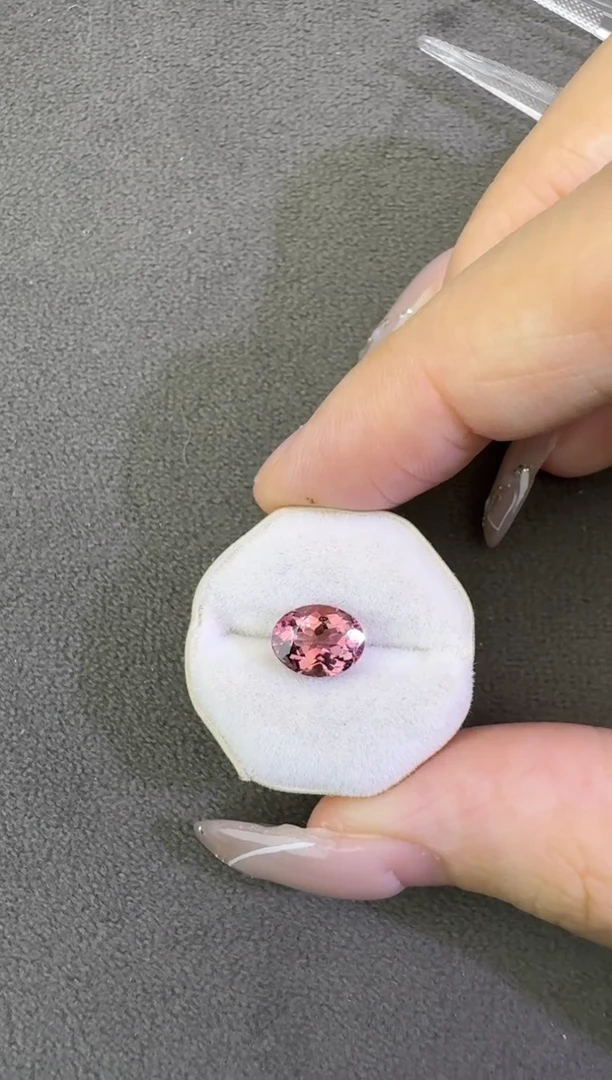 未镶嵌珠宝半成品碧玺1.6ct