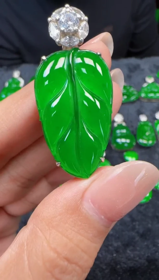 未镶嵌定制翡翠翡翠吊坠191