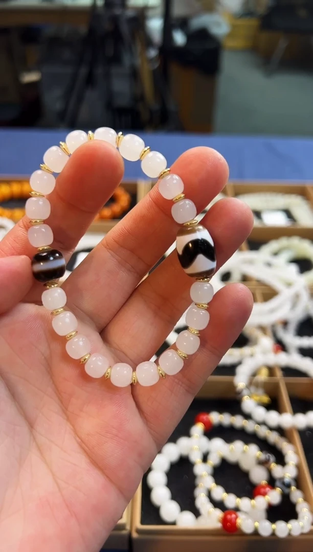 未镶嵌手串和田玉老型8+