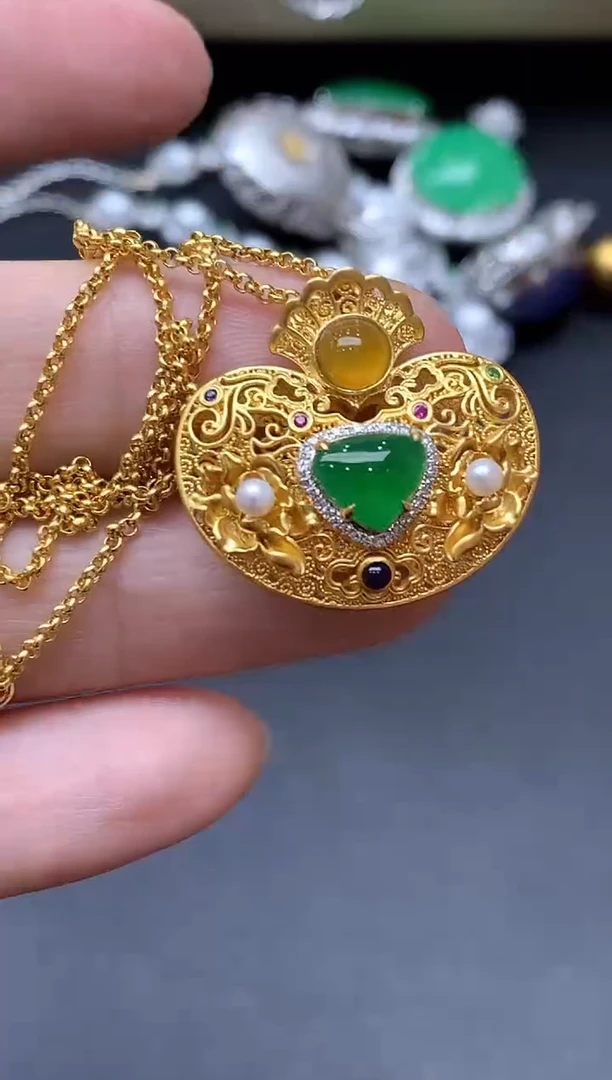 颈饰18K金镶嵌翡翠694-中国好珍宝