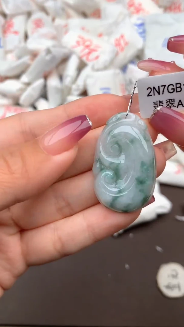 【闪购商品】翡翠挂件未镶嵌一