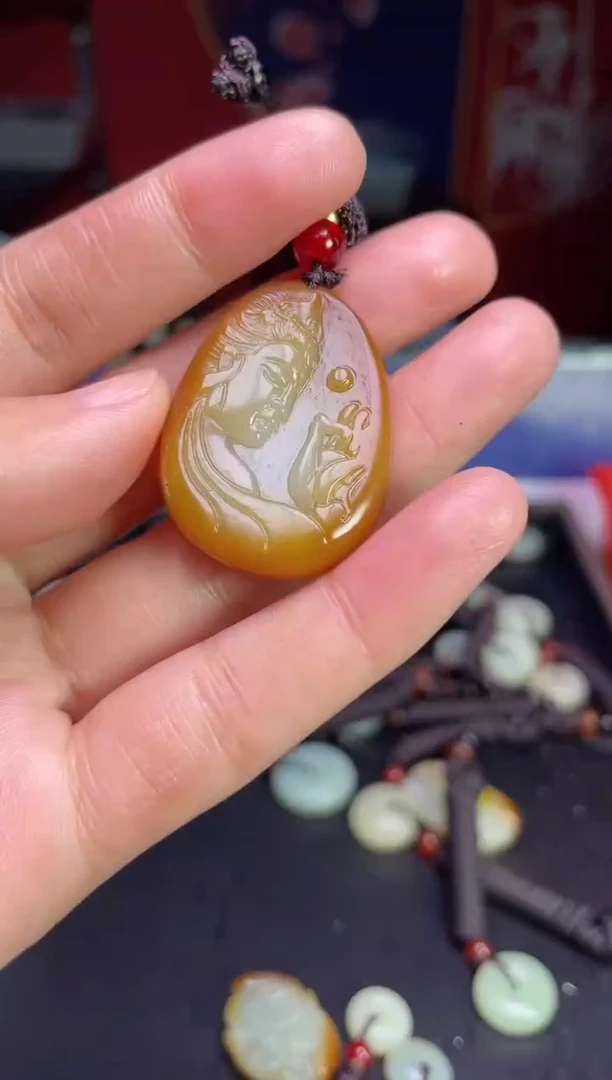 颈饰未镶嵌和田玉1