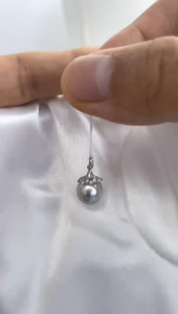 18K金镶嵌吊坠海水珍珠多样性发其一