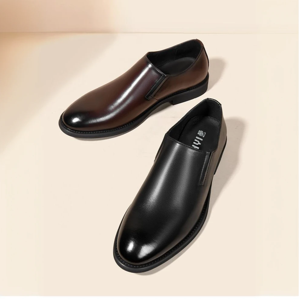 新款男士休闲男皮鞋百搭透气软底英伦风酒红黑色绅士商务正装皮鞋