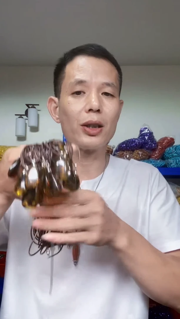 未镶嵌颈饰血珀血珀吊坠