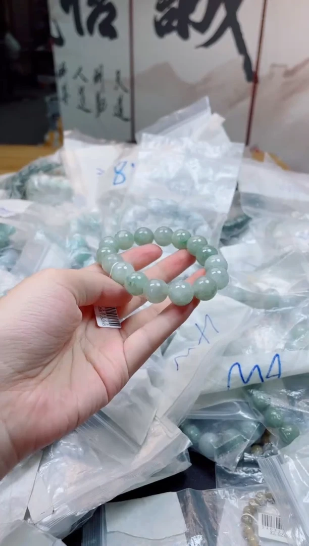定制翡翠未镶嵌珠串