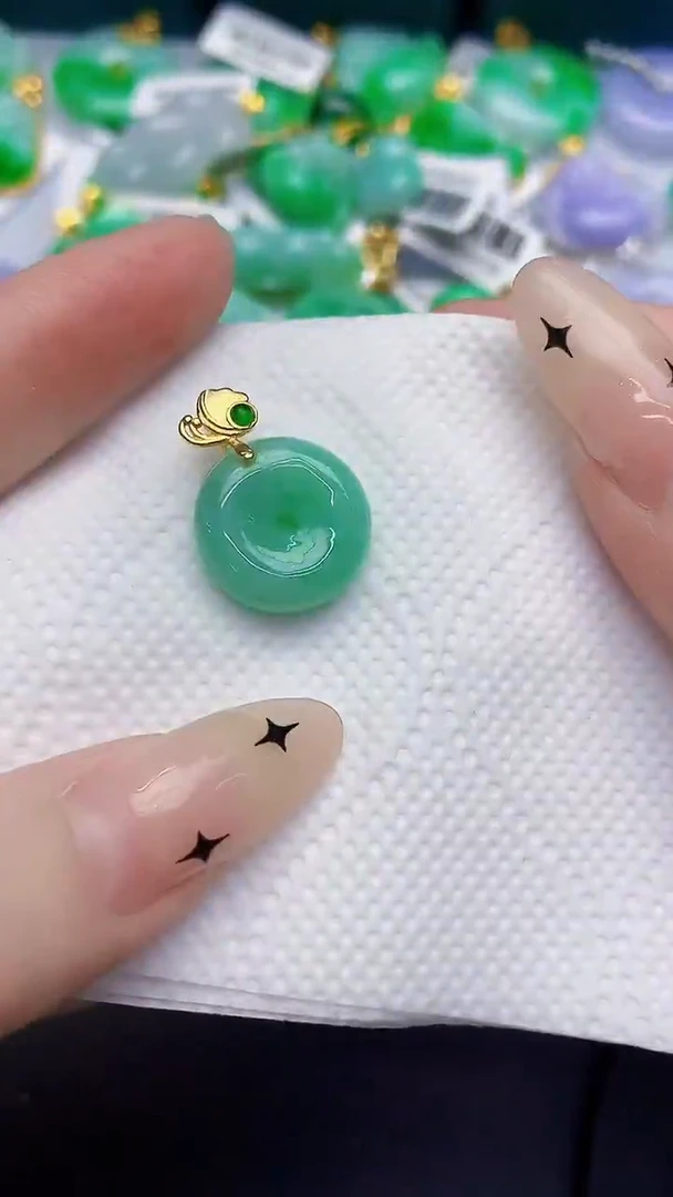 颈饰未镶嵌翡翠缅甸天然翡翠A货