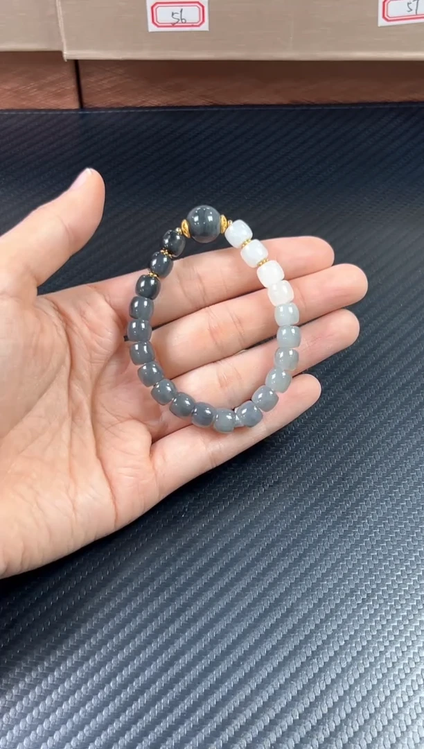 未镶嵌手串和田玉若羌微色差卡7*8