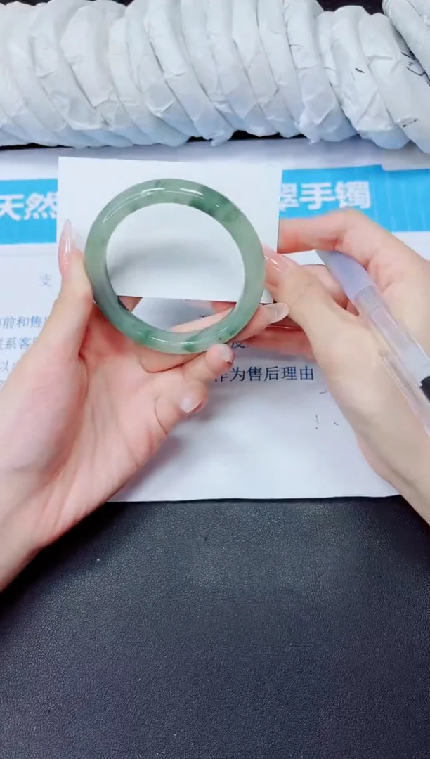 石英质玉手镯未镶嵌77/55