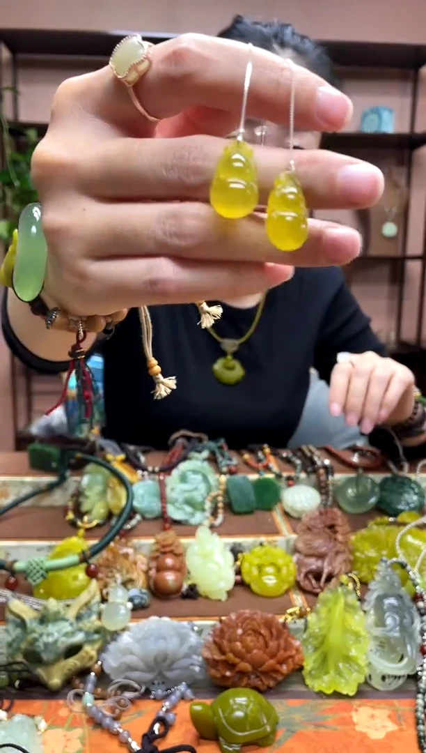 银S925镶嵌岫玉耳饰多样性发货发其中之一