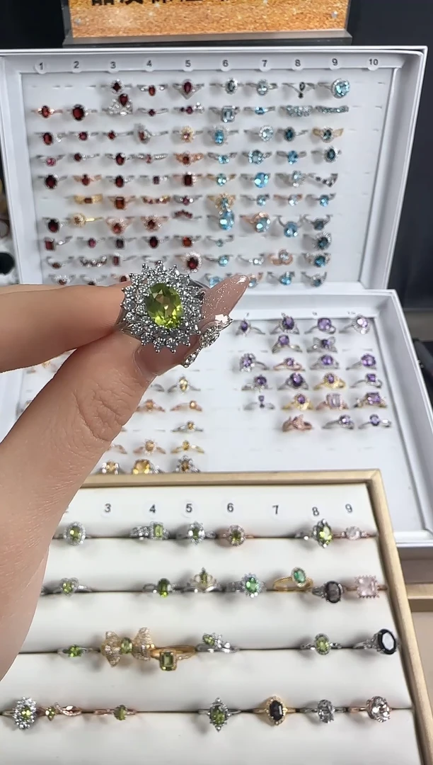 【闪购商品】橄榄石戒指银S925镶嵌太阳花戒指