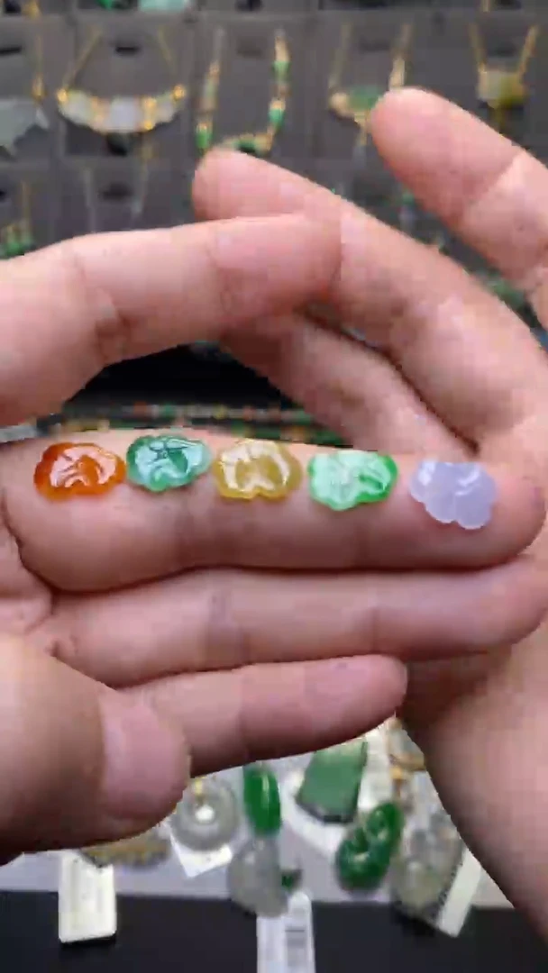 颈饰未镶嵌翡翠净货 35815