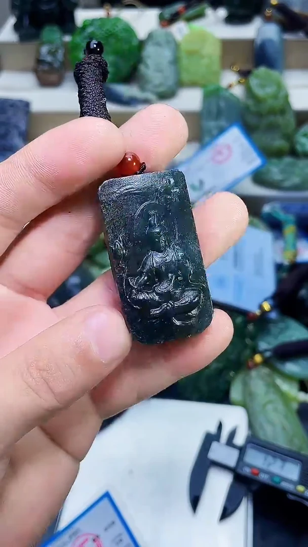 颈饰未镶嵌和田玉1