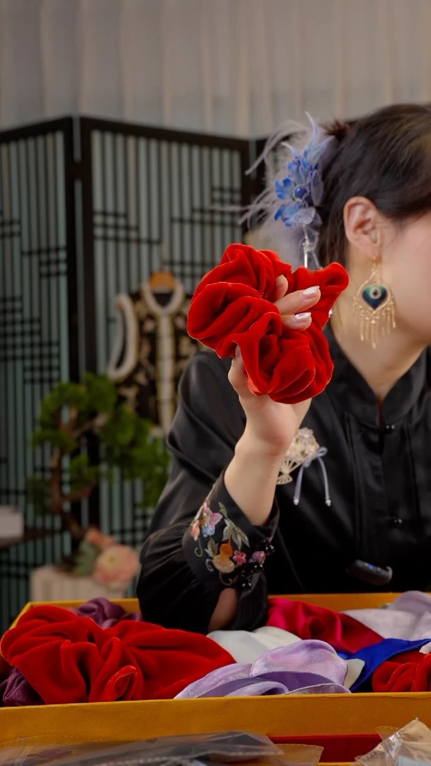 刺绣故宫红大肠发圈