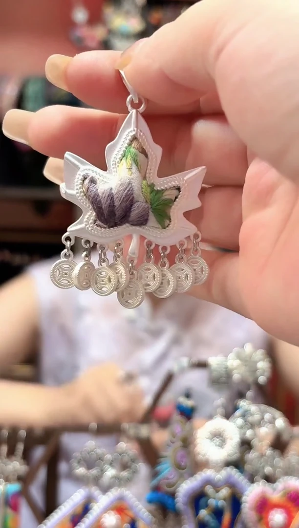 织绣云织谣民族风精美饰品 56