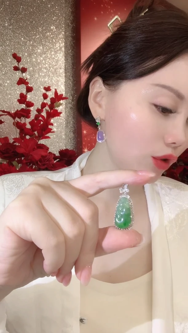 吊坠(不含链)18K金镶嵌翡翠A65