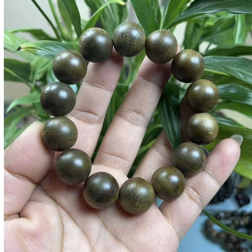沉香手串海南莺歌绿棋16mm