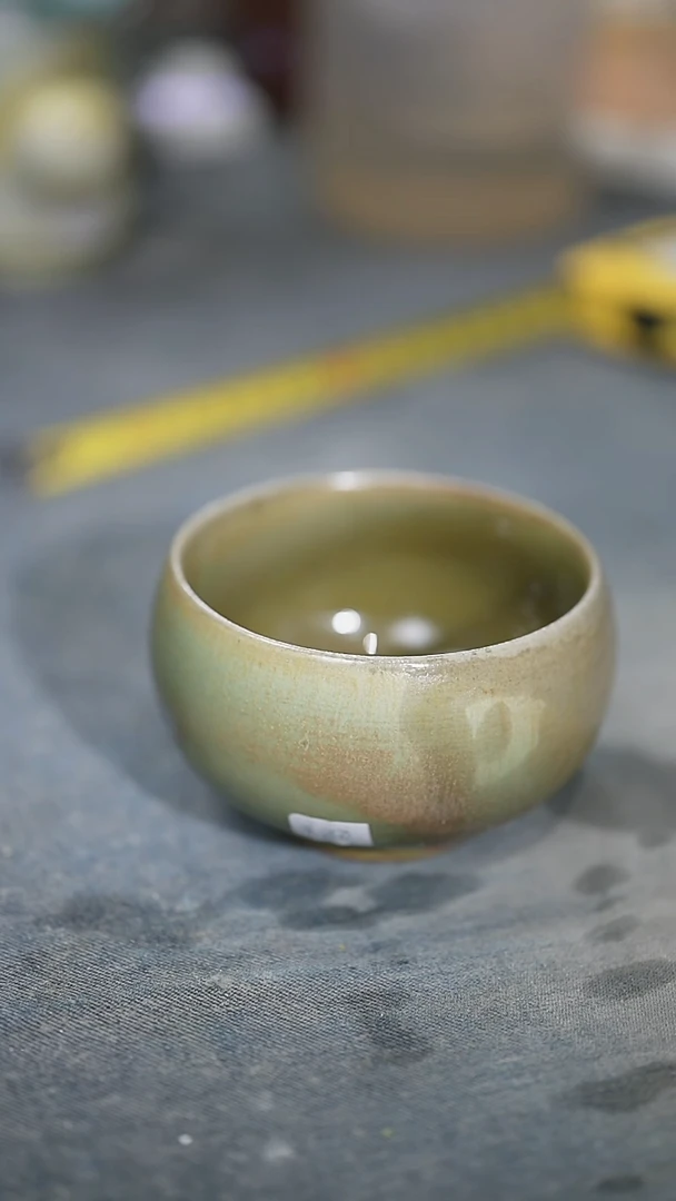 碗浪鬼家釉绘柴烧杯（口不圆）