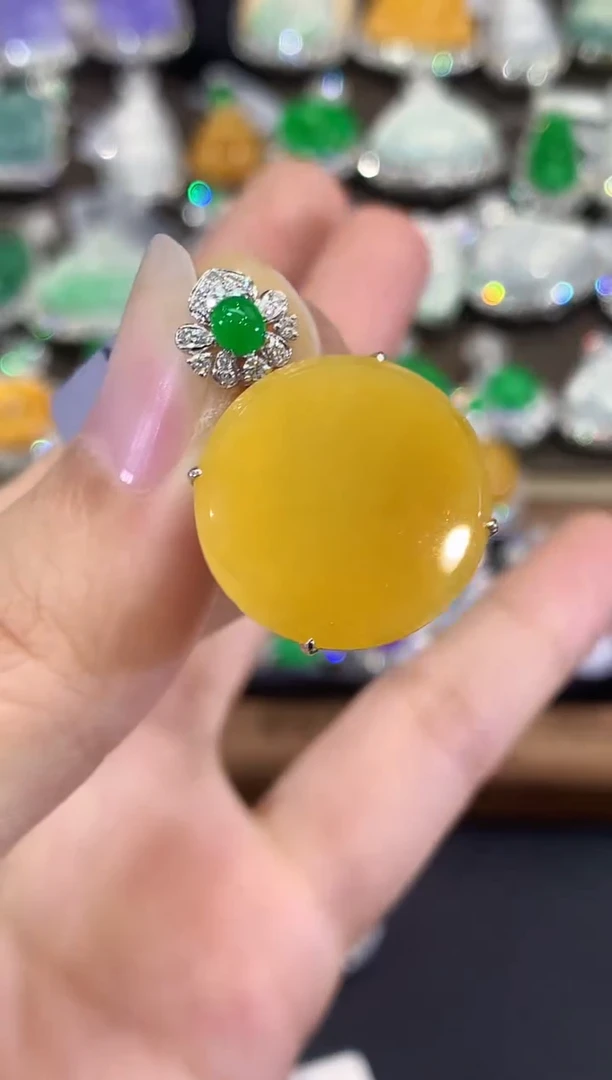 吊坠(不含链)18K金镶嵌翡翠C38